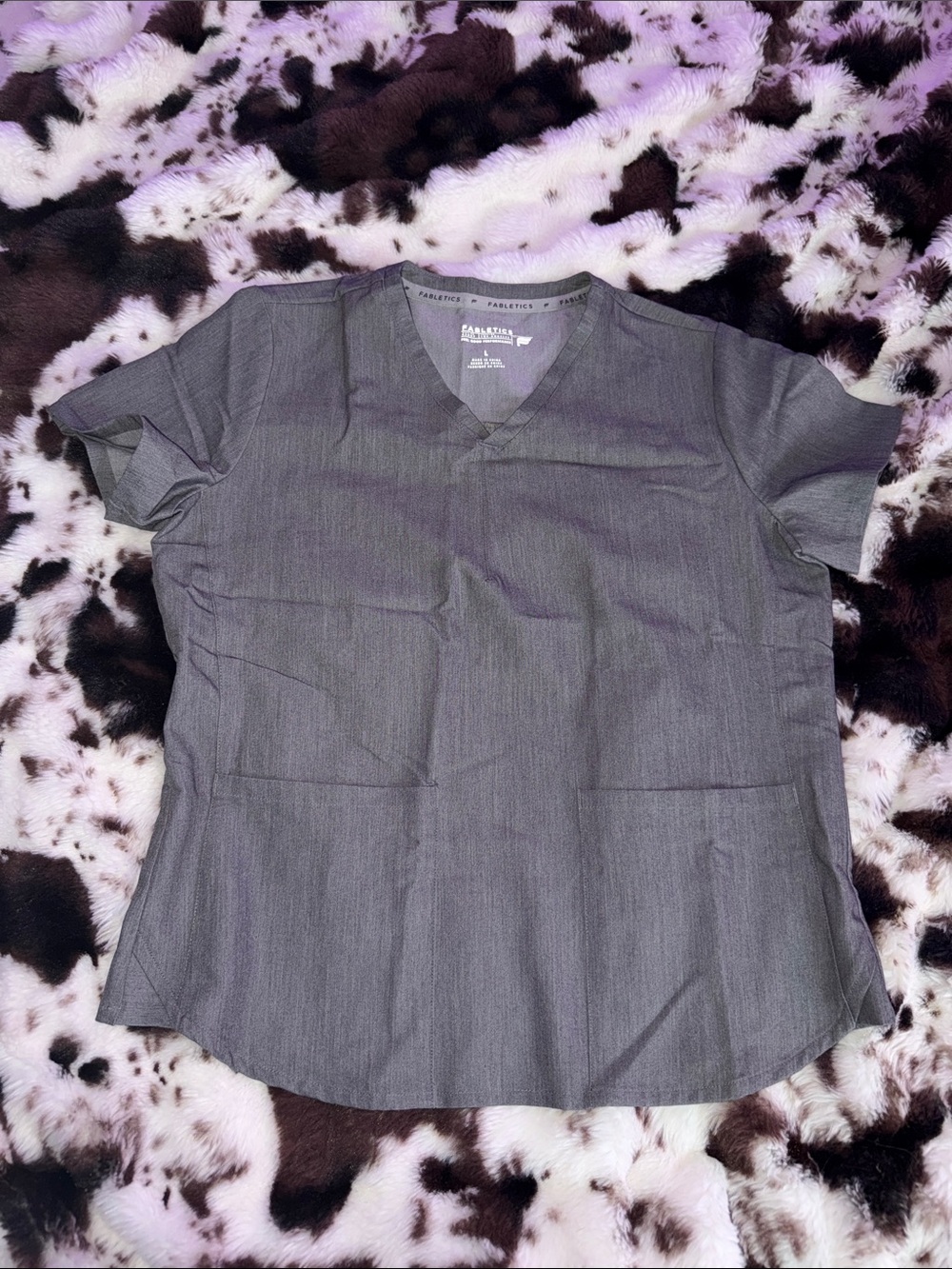Fabletics Grey V-Neck Short Sleeve Scrub Top and Jogger Bottoms Set